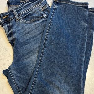 Judy Blue Boyfriend fit Medium Blue Straight-Leg Jeans